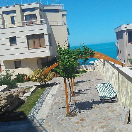 Akshaena Aparthotel Sozopol Bagian luar foto