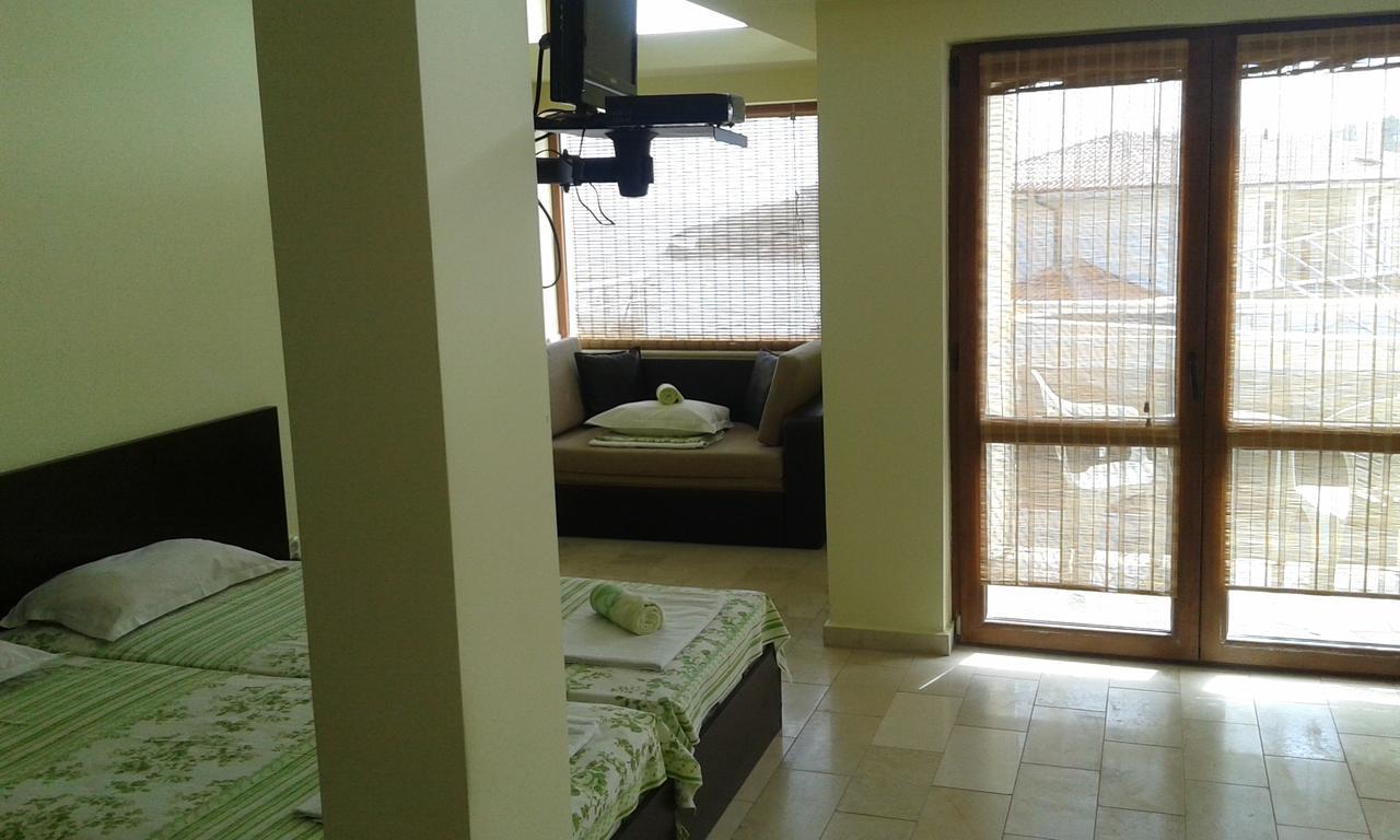 Akshaena Aparthotel Sozopol Bagian luar foto
